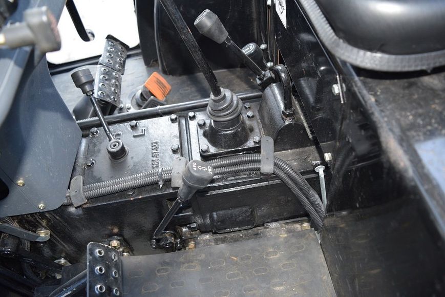 Трактор Jinma 404C з кабіною і ходозменшувачем 8